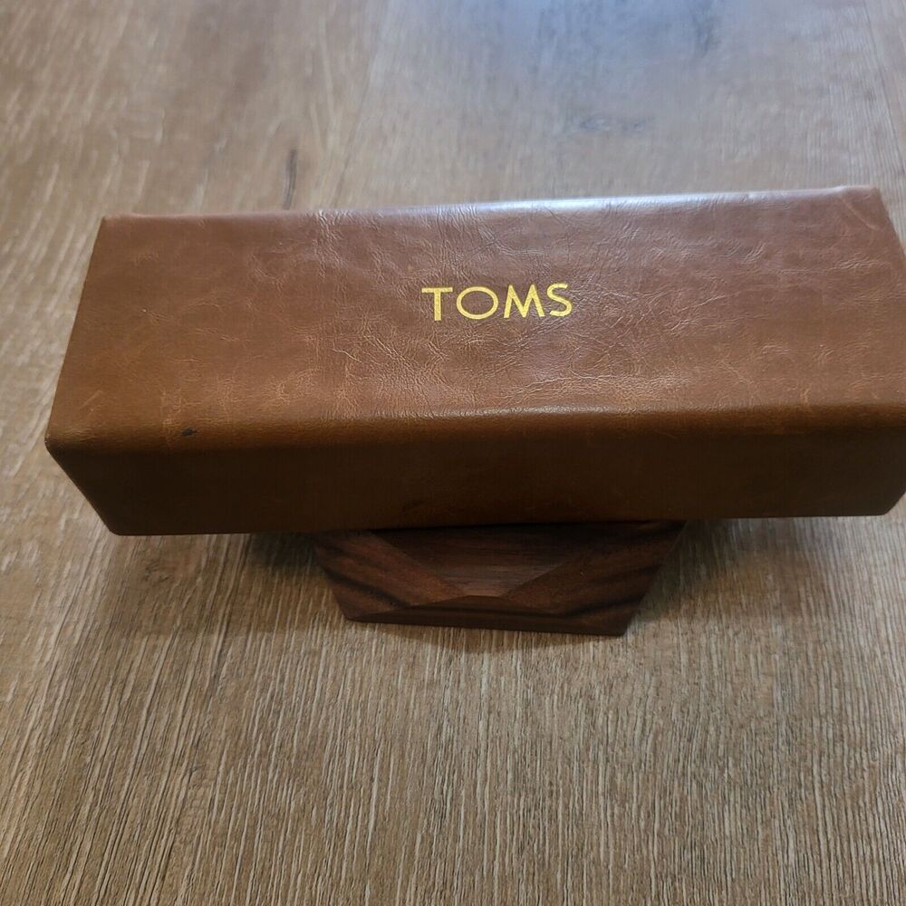 Toms One For One Magnetic Clasp Sunglasses Eyeglasses Case Brown
